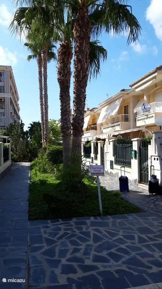 Nice private street.