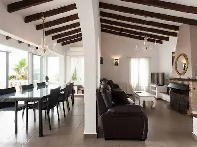 Villa Santorin, Costa Blanca | Espagne, Costa Blanca, La Nucia - villa étage supérieur : salle à manger et salon attenant à la cuisine ouverte.
