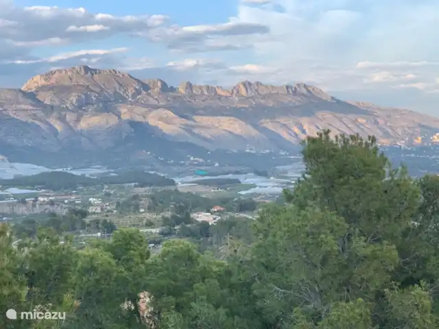 Villa Santorin, Costa Blanca | Espagne, Costa Blanca, La Nucia - villa Vue imprenable depuis la terrasse ensoleillée.