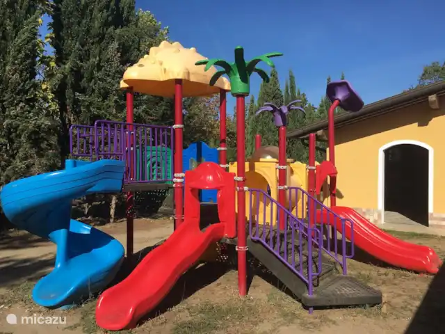 Mobil home camping familial en bord de mer | Italie, Toscane, Viareggio - maison de vacances Cour de récréation