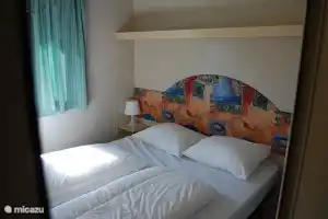 Mobilehome familie camping bij zee