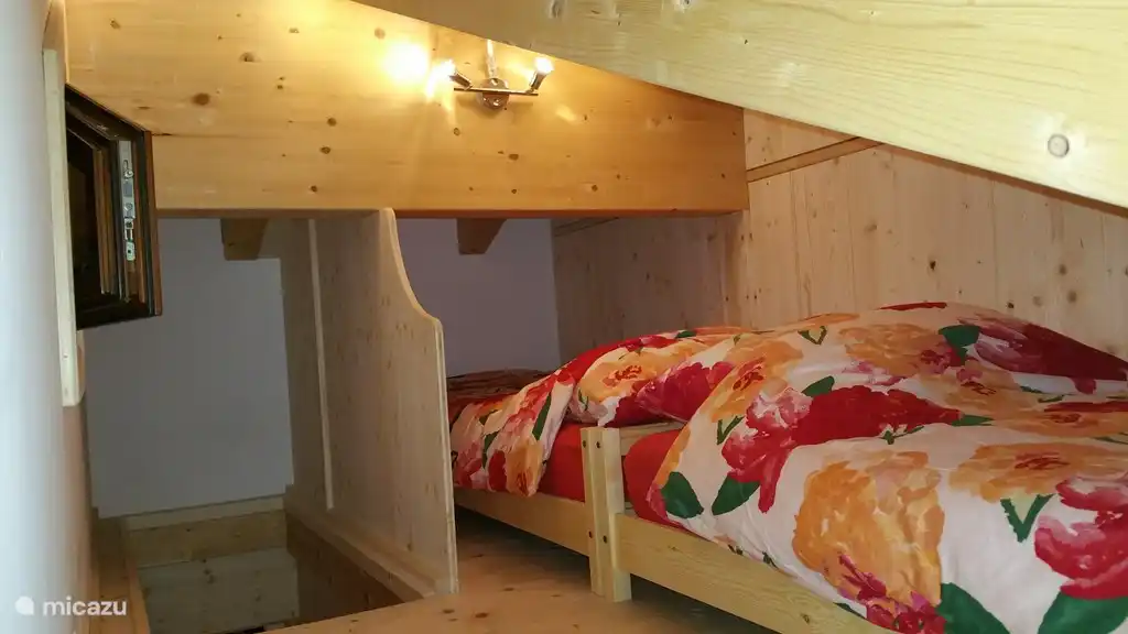 Altillo para dormir con dos camas