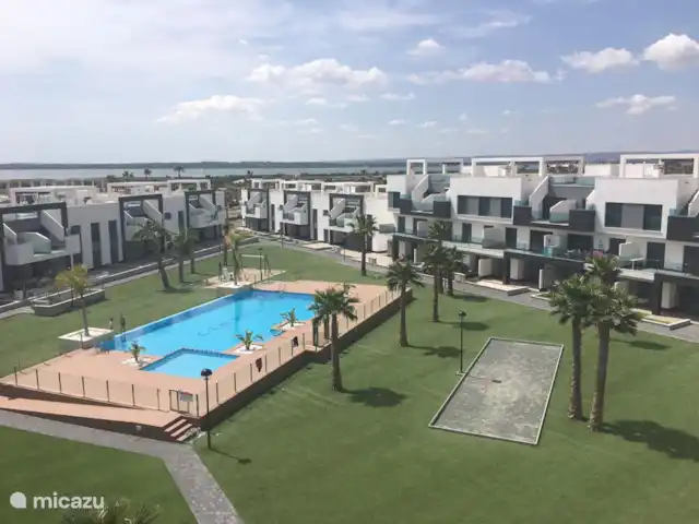 Casa el Raso Guardamar del Segura huren in Spanje, Costa Blanca, Guardamar del Segura - appartement bovenaanzicht van luxe residentie met binnenplein