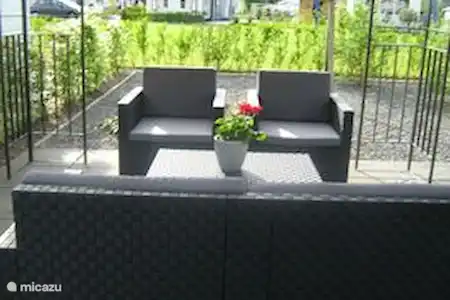 Vakantiehuis Nederland, Overijssel, Hardenberg chalet Vakantiepark de Kleine Belties 344 zithoek buiten