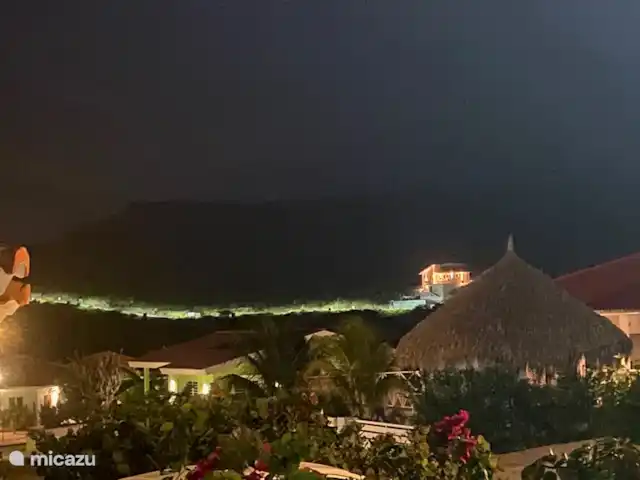 Location de Vacances Curaçao, Banda Abou (ouest), Fontein, villa - Villa Paradis Vue de nuit depuis la Villa