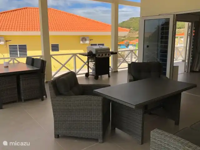 Location de Vacances Curaçao, Banda Abou (ouest), Fontein, villa - Villa Paradis Véranda couverte avec 4 portes-patio
