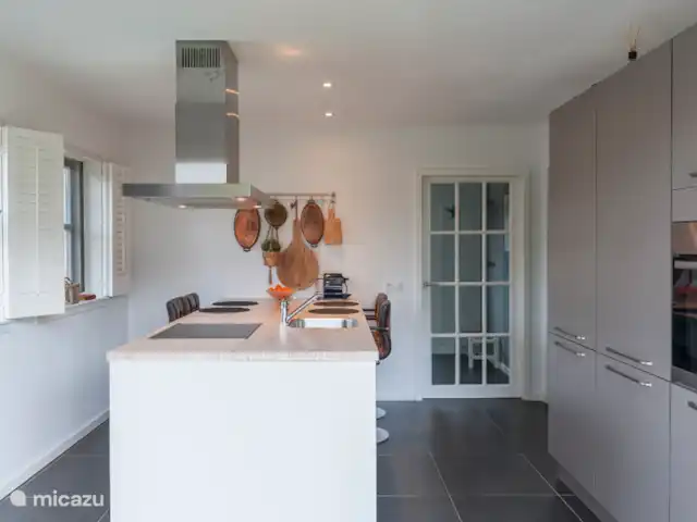 Sous le Toit du Brabant | Pays-Bas, Brabant-Septentrional, Mierlo - bungalow cuisine / cuisine avec îlot de cuisson