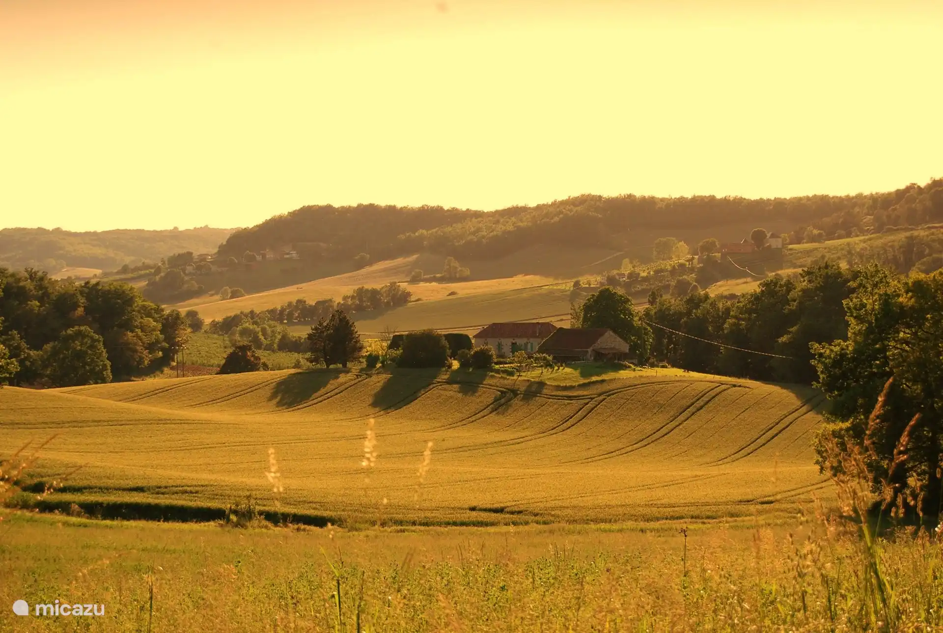 Der Sonnenuntergang im Quercy Blanc sorgt für wunderschöne Farben.