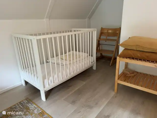 Mooi Lievelde huren in Nederland, Gelderland, Lievelde - vakantiehuis Kindvriendelijke inrichting. Kinderbed, kinderstoel en traphekje aanwezig.