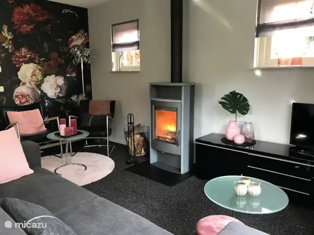 Mooi Lievelde huren in Nederland, Gelderland, Lievelde - vakantiehuis De frisse, moderne inrichting zorgt voor een fijne omgeving en naast het comfort van vloerverwarming kunt u genieten van een houtkachel, openslaande tuindeuren en een ruim terras.