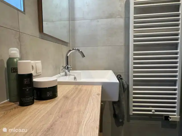 Mooi Lievelde huren in Nederland, Gelderland, Lievelde - vakantiehuis Badkamer.