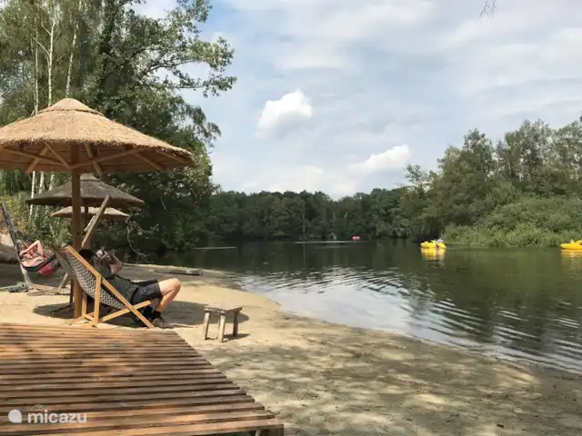 Mooi Lievelde huren in Nederland, Gelderland, Lievelde - vakantiehuis In en om natuurpark de Leemputten staat ontspanning en plezier centraal. Maak een wandeling door het leemgebied. Onndek per waterfiets het dierrijke natuurgebied of ga (karper)vissen. En kom gezellig genieten op het terras of strand en laat de kinderen lekker spelen bij de natuurspeelplaats.