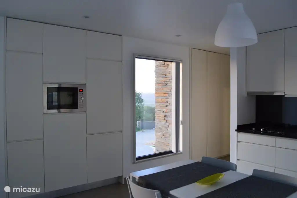 Mikrowelle, Kühlschrank und Gefrierschrank