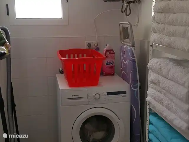 Villa Casa Benimar Rojales en España, Costa Blanca, Rojales  - villa Lavadora en habitación separada con bonitas toallas y toallas de playa