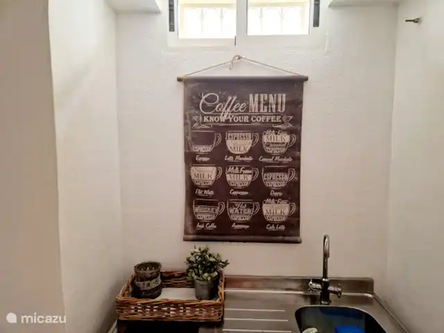 Villa Casa Benimar Rojales en España, Costa Blanca, Rojales  - villa Por supuesto, no falta una pequeña cocina con una pequeña nevera en el sótano