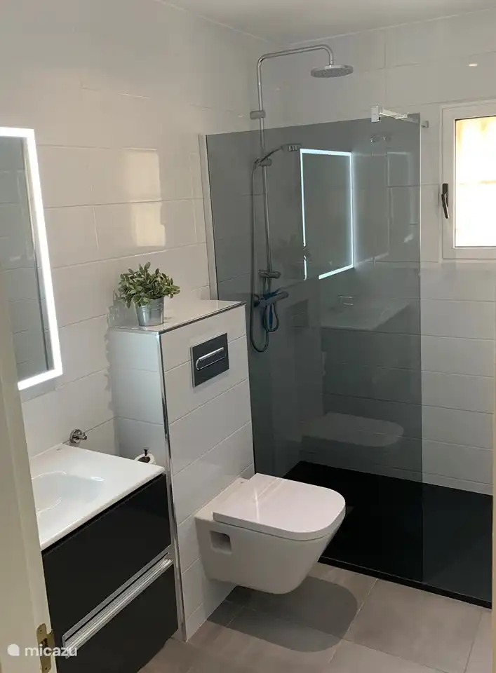 Genieße eine wundervolle Regendusche