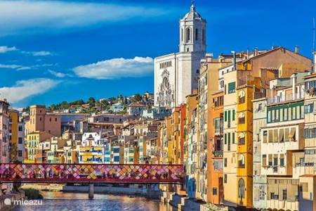 Girona, een levendige stad vol met historie , shopping en gastronomie, mis het niet!