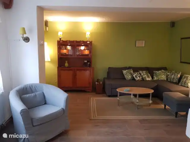 gîte / cottage huren in Tsjechië, Liberec, Levousy – Cottage Levousy Woonkamer met hoekbank