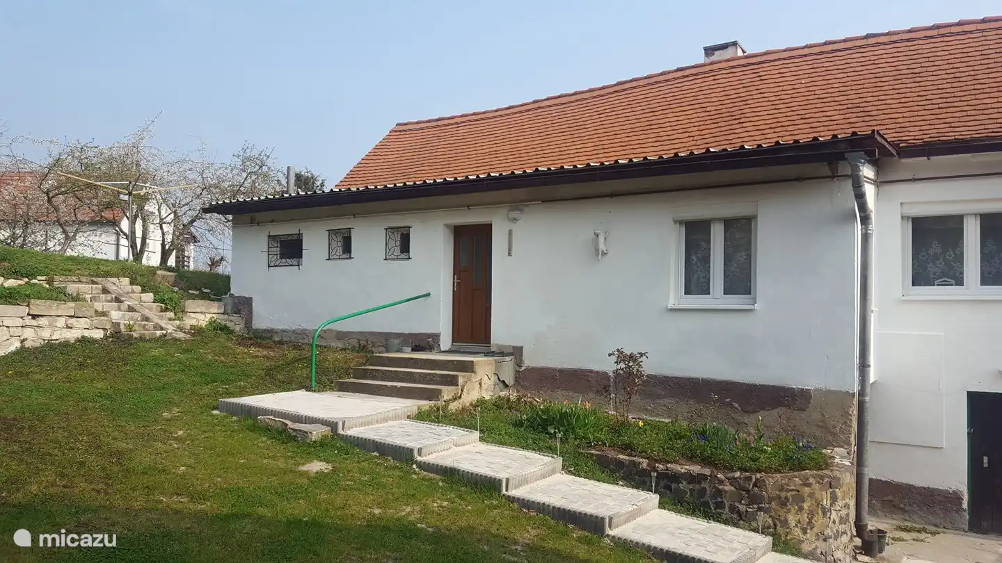 Entrance house with new path to the front door
