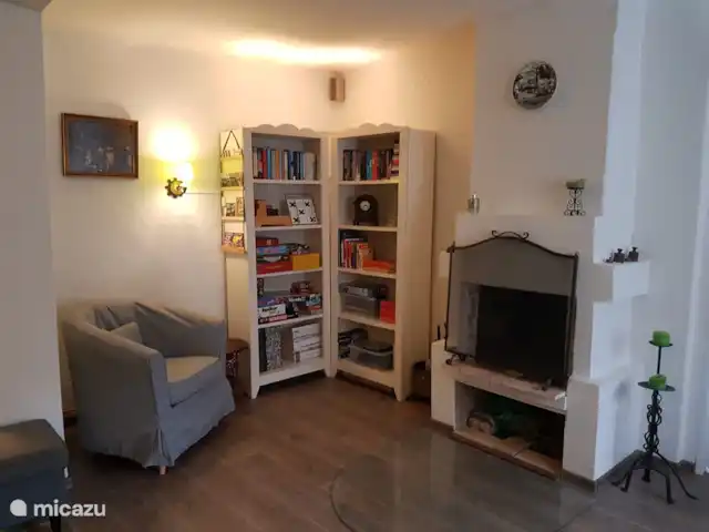 gîte / cottage huren in Tsjechië, Liberec, Levousy – Cottage Levousy In de kasten staan leuke spellen, boeken en toeristische informatie