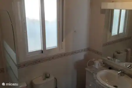Vakantiehuis Spanje, Andalusië, Canillas De Albaida villa Villa Flamenca badkamer 1
