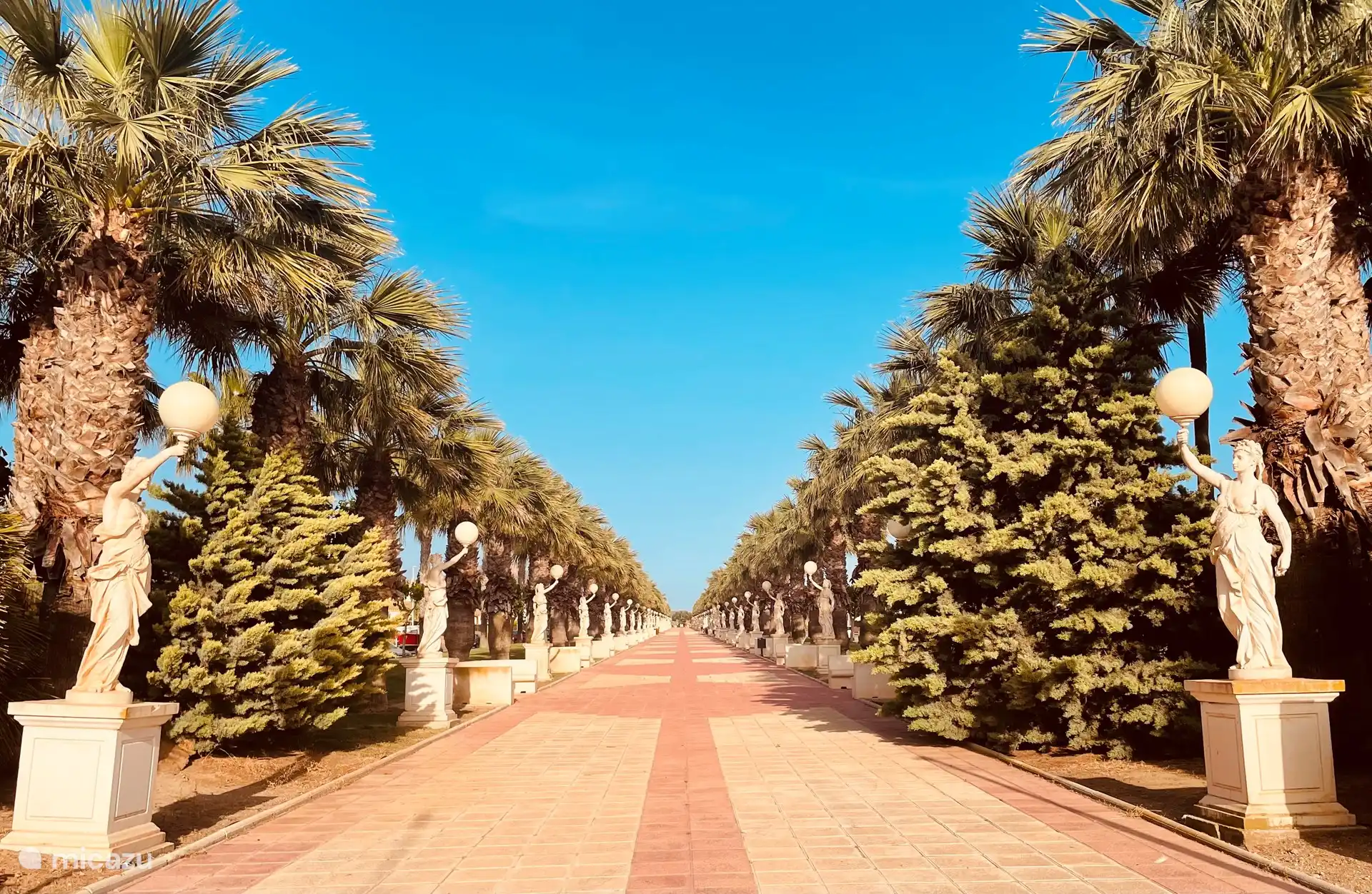 Mazarron Country Club – Strandpromenade