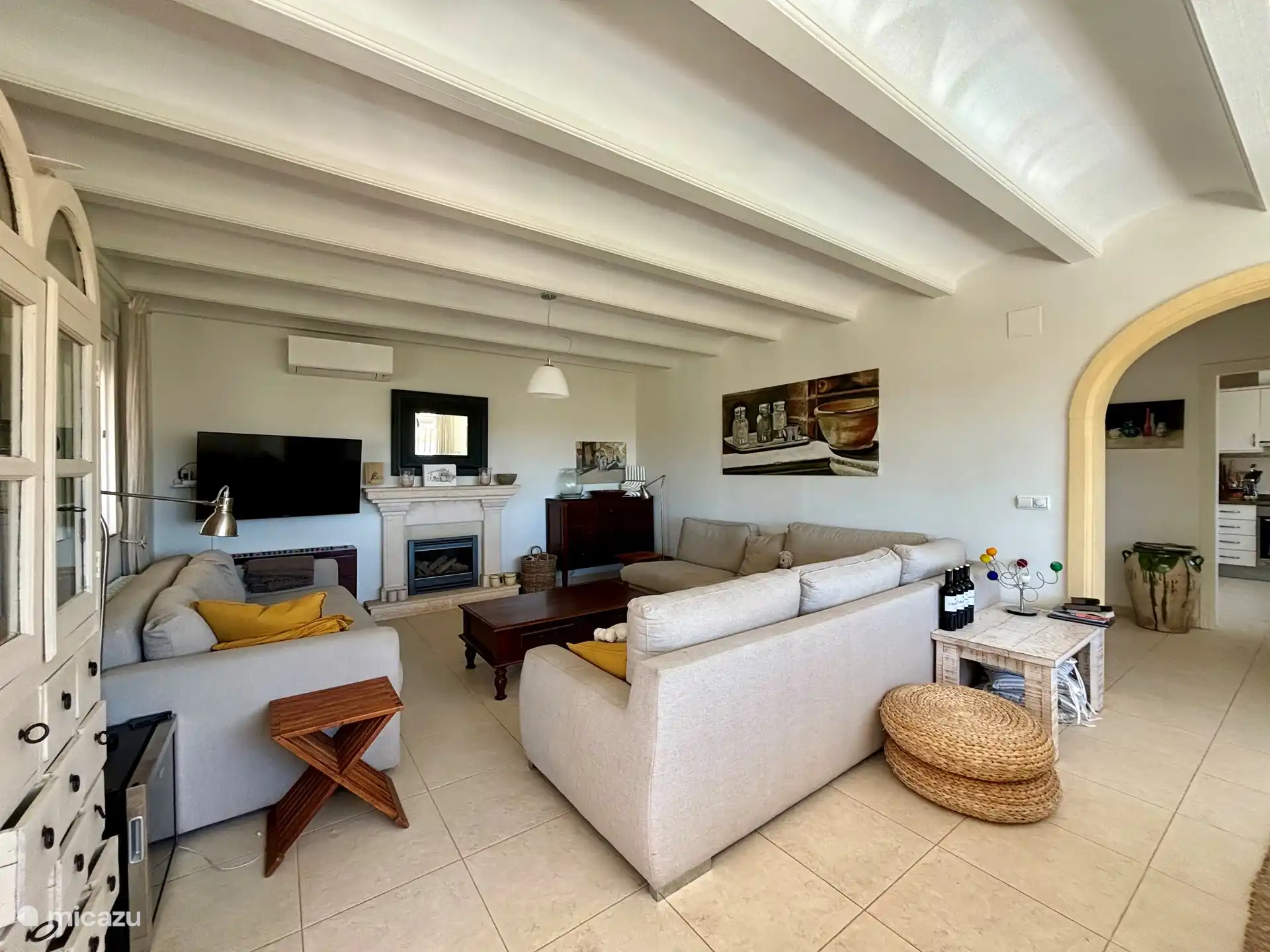 Wohnzimmer mit Klimaanlage 