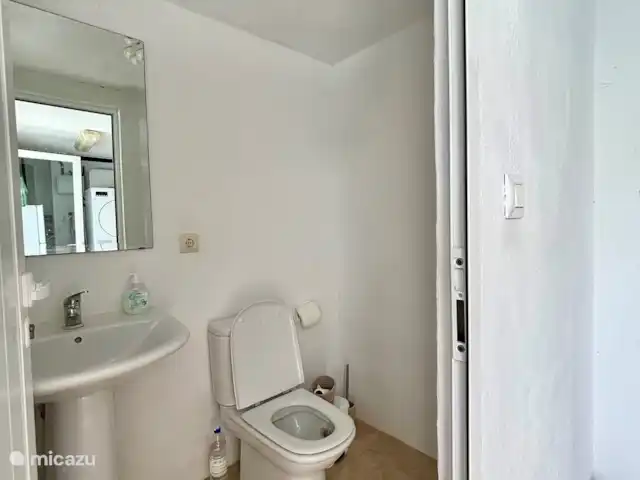 Location de Vacances Espagne, Costa Blanca, Benitachell, villa - Les Fonts Benitachell, Alicante Toilettes supplémentaires dans le débarras sous la maison