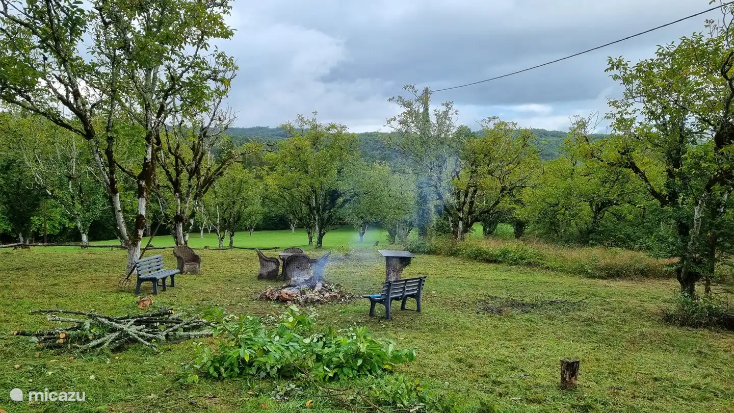 Un feu de camp pour les soirées plus fraîches... inimaginable en été, mais merveilleux au printemps ou en automne !