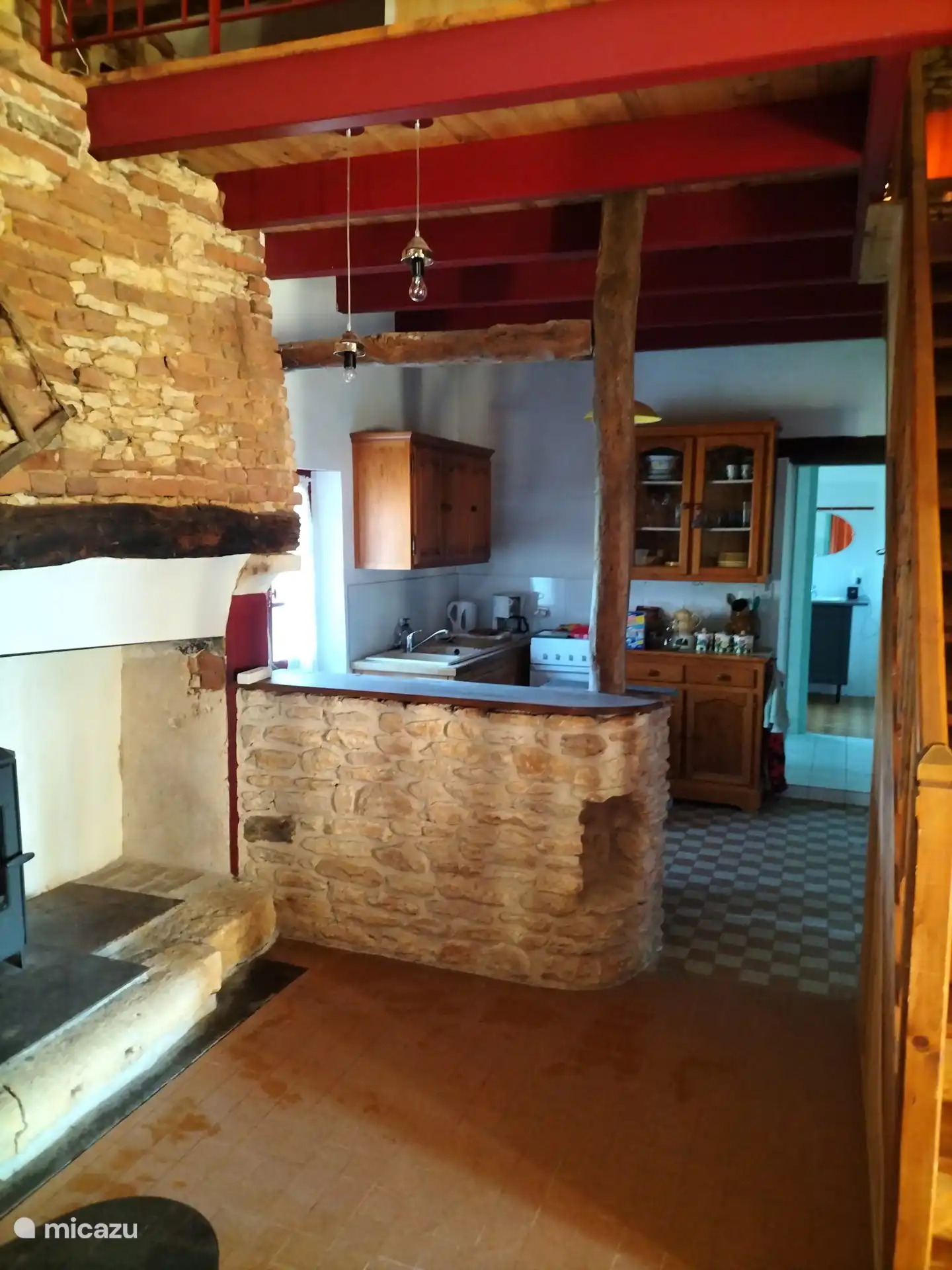 Le gîte est une maison de vacances de charme, authentique, mais entièrement équipée