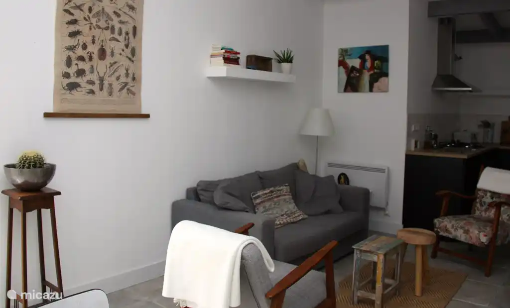 Sitzecke mit 2-Sitzer-Sofa und 2 Sesseln