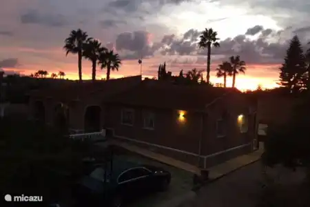 Vakantiehuis Spanje, Costa Blanca, Daya Vieja studio Studio TWENTWEL Avond- en nachtverlichting rondom het huis
