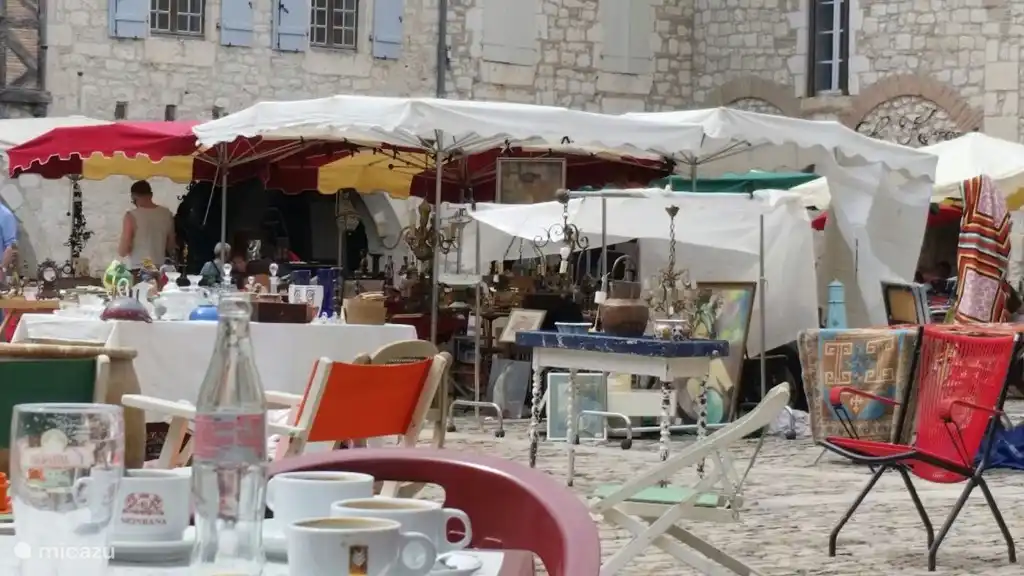 brocante in Lauzerte