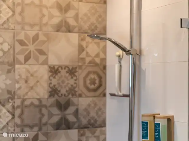 Location de Vacances Portugal, Algarve, Vale Judeu, studio - Casa do Alto 22, rez-de-chaussée app. Belle douche.