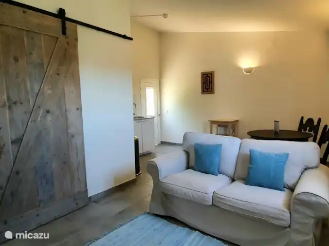 Location de Vacances Portugal, Algarve, Vale Judeu, studio - Casa do Alto 22, rez-de-chaussée app. Salon de l’autre côté