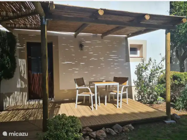 Location de Vacances Portugal, Algarve, Vale Judeu, studio - Casa do Alto 22, rez-de-chaussée app. Terrasse privée, qui s’ouvre sur le jardin commun