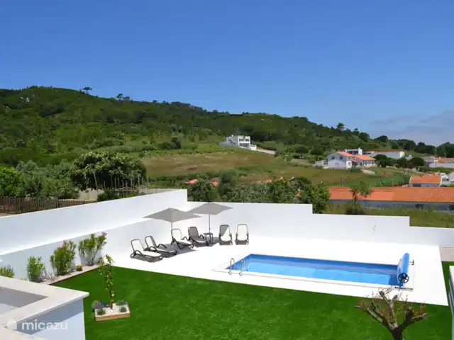 Casa Perola de Prata | Portugal, Costa de Prata, Famalicão - villa Vue depuis la terrasse supérieure sur la belle nature verdoyante.