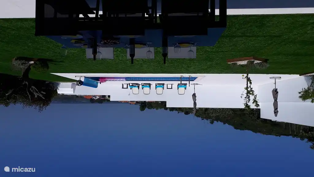 Lunch with a view of the swimming pool