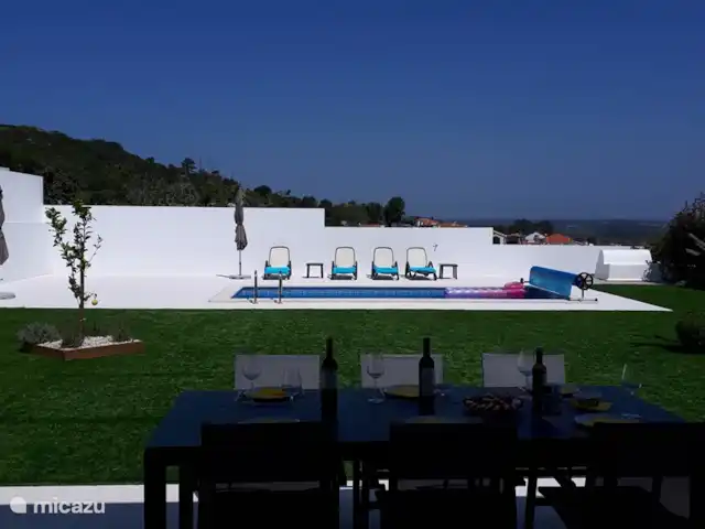 Casa Perola de Prata | Portugal, Costa de Prata, Famalicão - villa Déjeuner face à la piscine