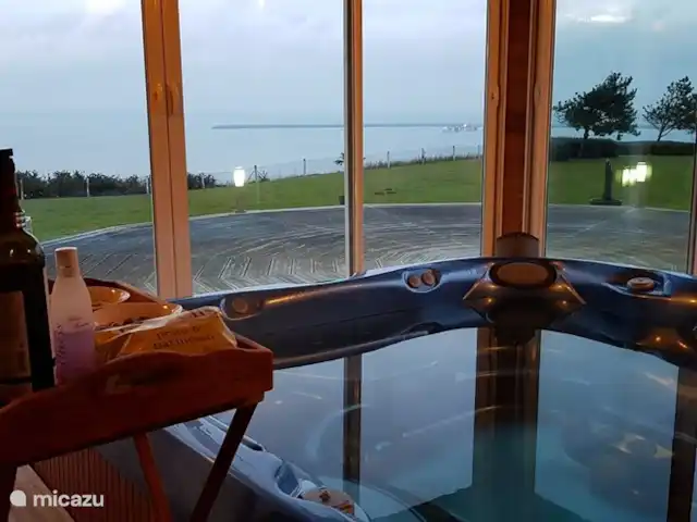 Sea Cliff House tss Etretat-Honfleur | France, Seine-Maritime, Saint-Jouin-Bruneval - maison de vacances Jacuzzi relaxant avec vue frontale sur la mer