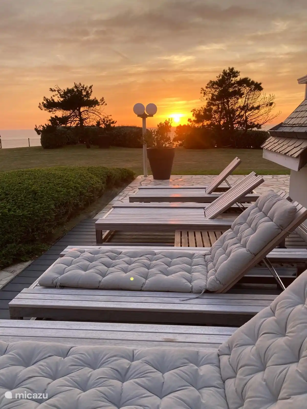 Sonnenuntergang von der Terrasse