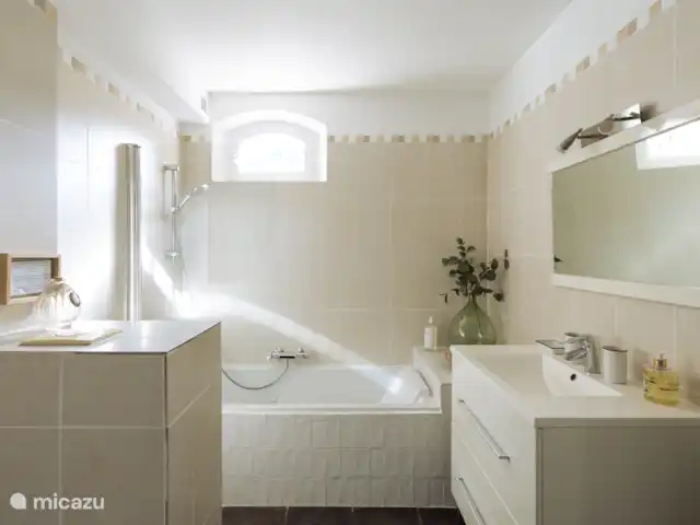 Gîte Domaine L'Oiseau Bleu | France, Côte d'Azur, Sainte-Maxime - villa salle de Bains