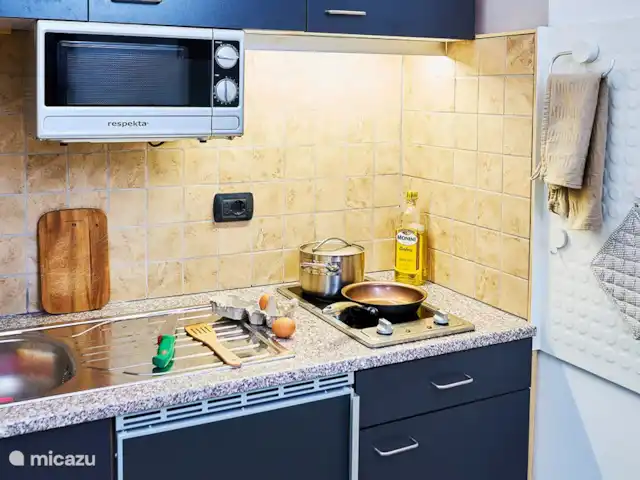 Le Quattro Stagioni Lakeview-beach huren in Italië, Comomeer, Acquaseria - appartement Separate keuken met 2 pits keramisch koken.