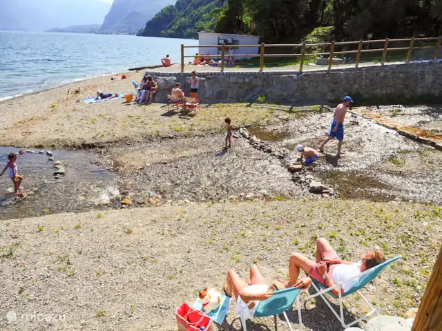 Le Quattro Stagioni Lakeview-beach huren in Italië, Comomeer, Acquaseria - appartement 
Er zijn 2 strandstoelen voor u beschikbaar