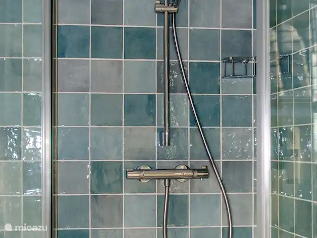 De Groese Zeewinde | Pays-Bas, Zélande, Groede - maison de vacances La nouvelle salle de bain à l'étage.