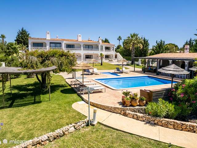 Holiday home in Portugal, Algarve, Praia do Carvoeiro - villa Vale a Pena