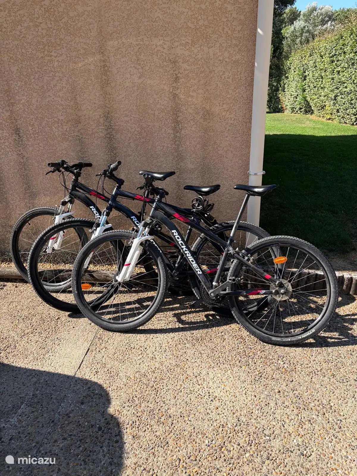 Trois VTT que les locataires peuvent utiliser gratuitement