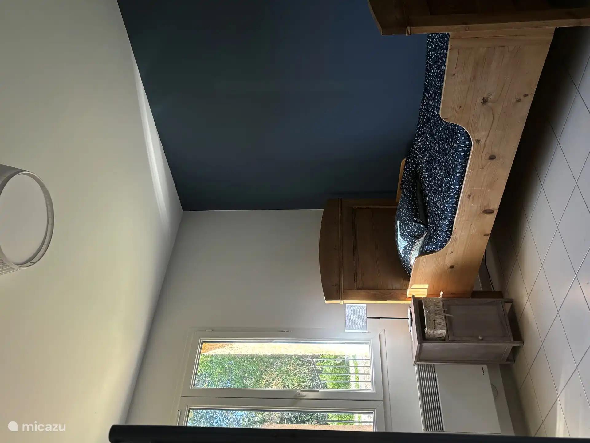 Schlafzimmer 4 - ein Einzelbett und ein Etagenbett