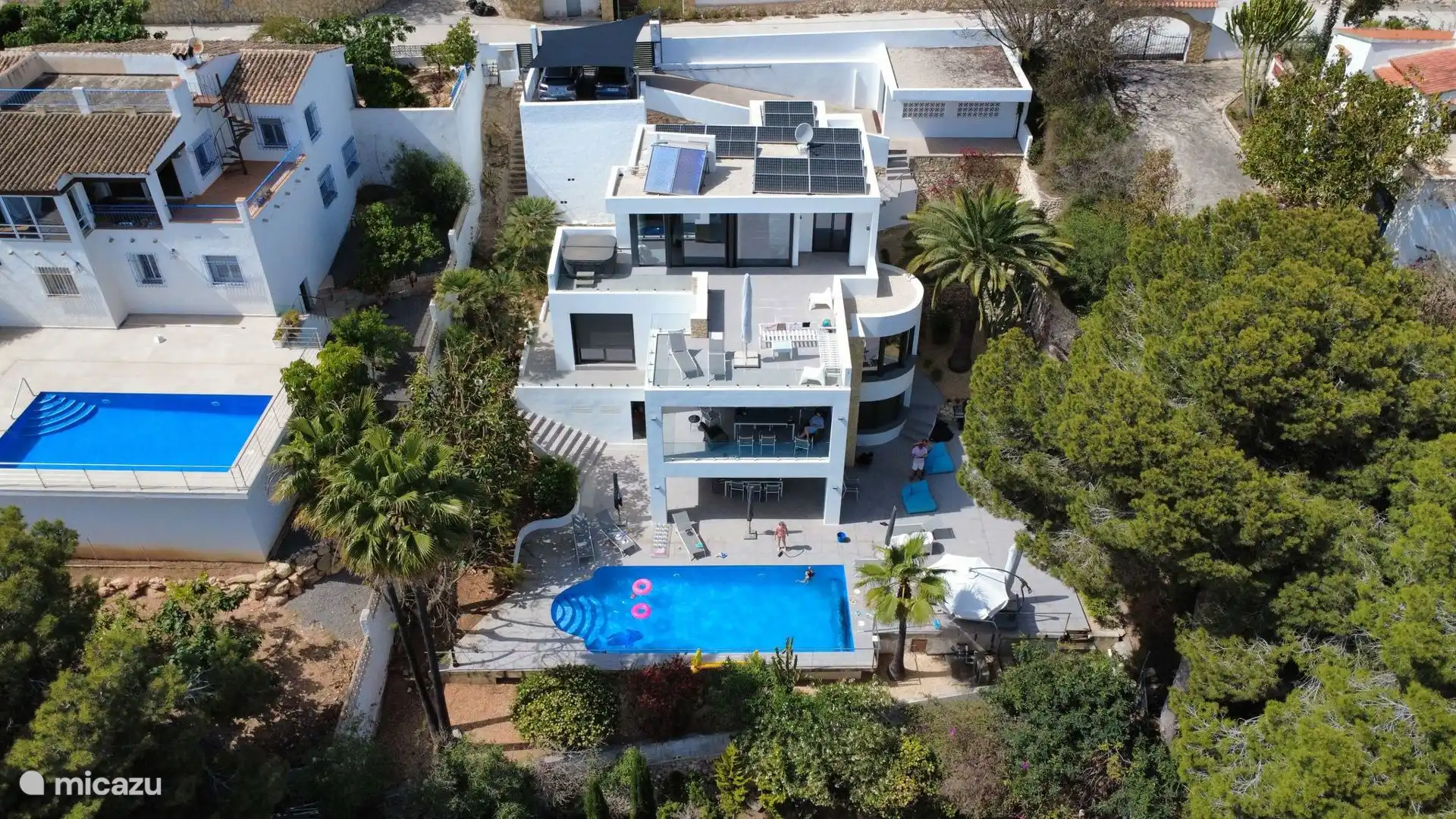 Übersicht Villa und Grundstück