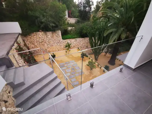 Villa Bona Vista | Espagne, Costa Blanca, Moraira - villa Vue du jardin en novembre. Un peu moins fleuri mais tout aussi beau